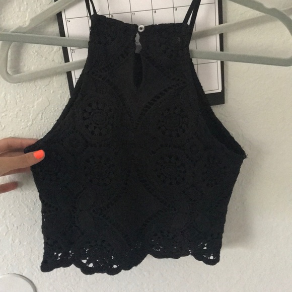 ABERCROMBIE AND FITCH HALTER CROP TOP! - Picture 4 of 4